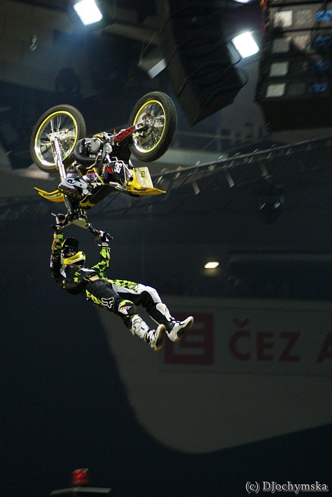 Libor wygrywa przed swoją publicznością - MotoX.com.pl